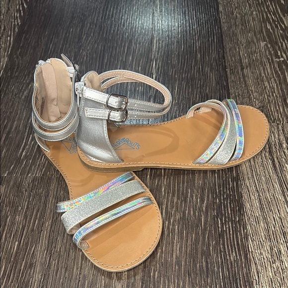 Girls size 2 gladiator style sandals with sparkle and shiny detail - Picture 1 of 6